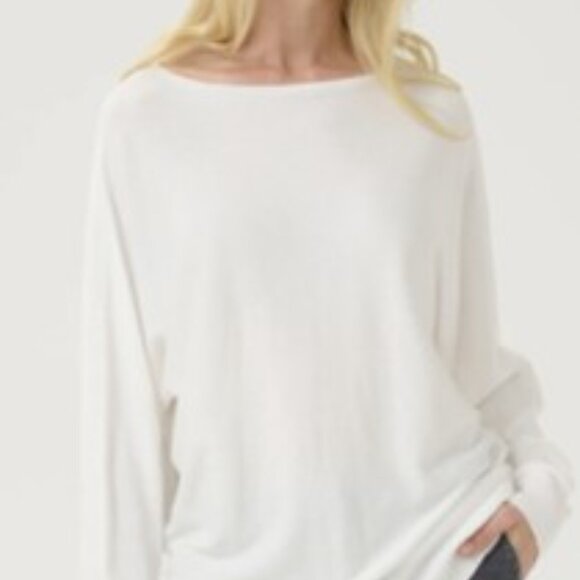 NWT culture offwhite batwing sweater for women size small - Picture 9 of 14